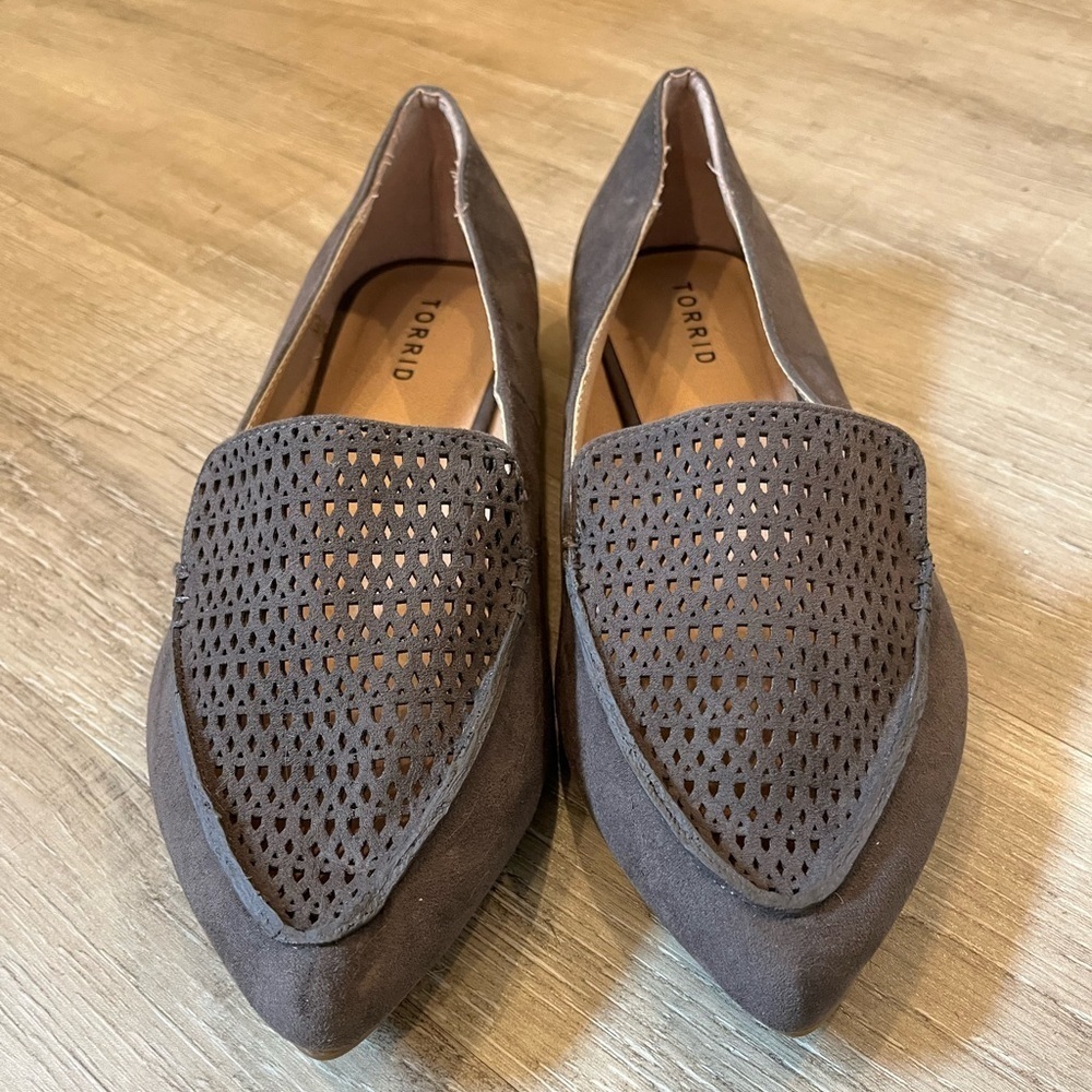 Torrid Perforated Taupe Brown Loafers 9W - Picture 3 of 15